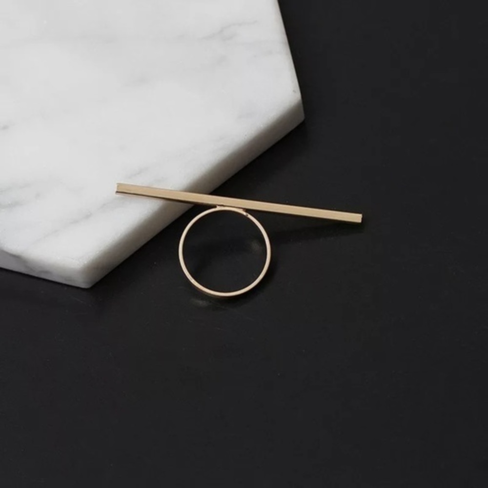3/$30 💛 🤍 Simple Bar Ring - Picture 5 of 5
